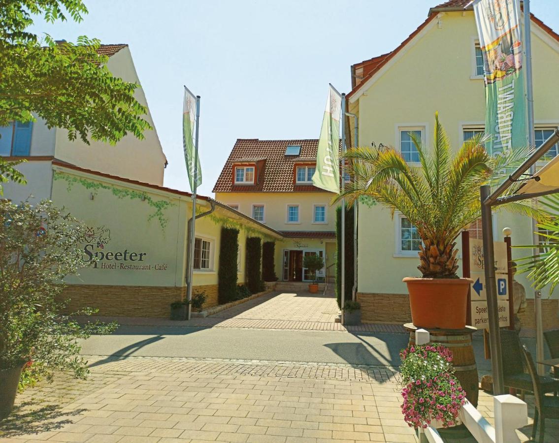 Hotel Speeter Вайзенхайм ам Берг Екстериор снимка