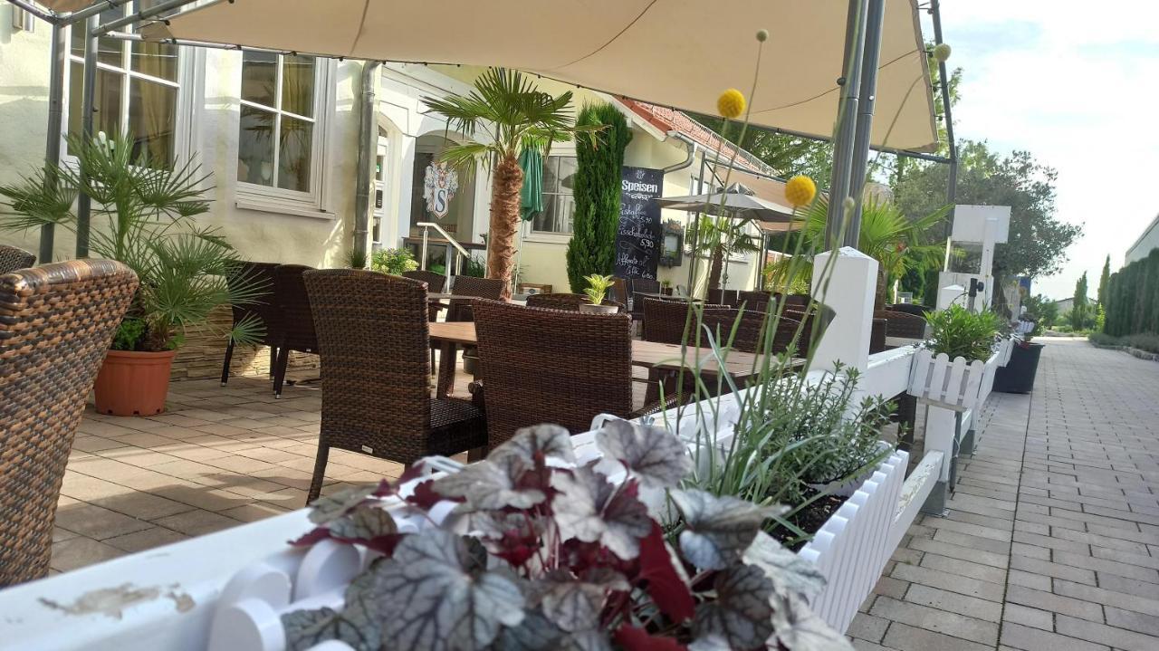 Hotel Speeter Вайзенхайм ам Берг Екстериор снимка