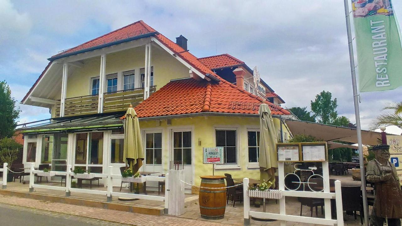 Hotel Speeter Вайзенхайм ам Берг Екстериор снимка