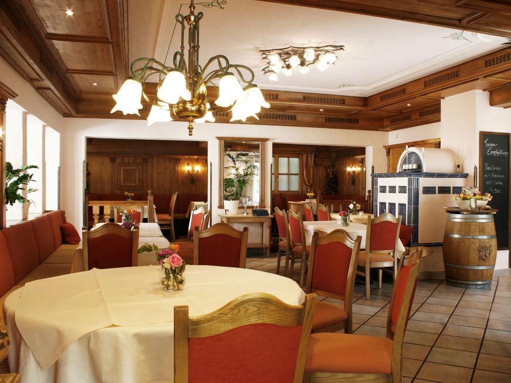 Hotel Speeter Вайзенхайм ам Берг Екстериор снимка